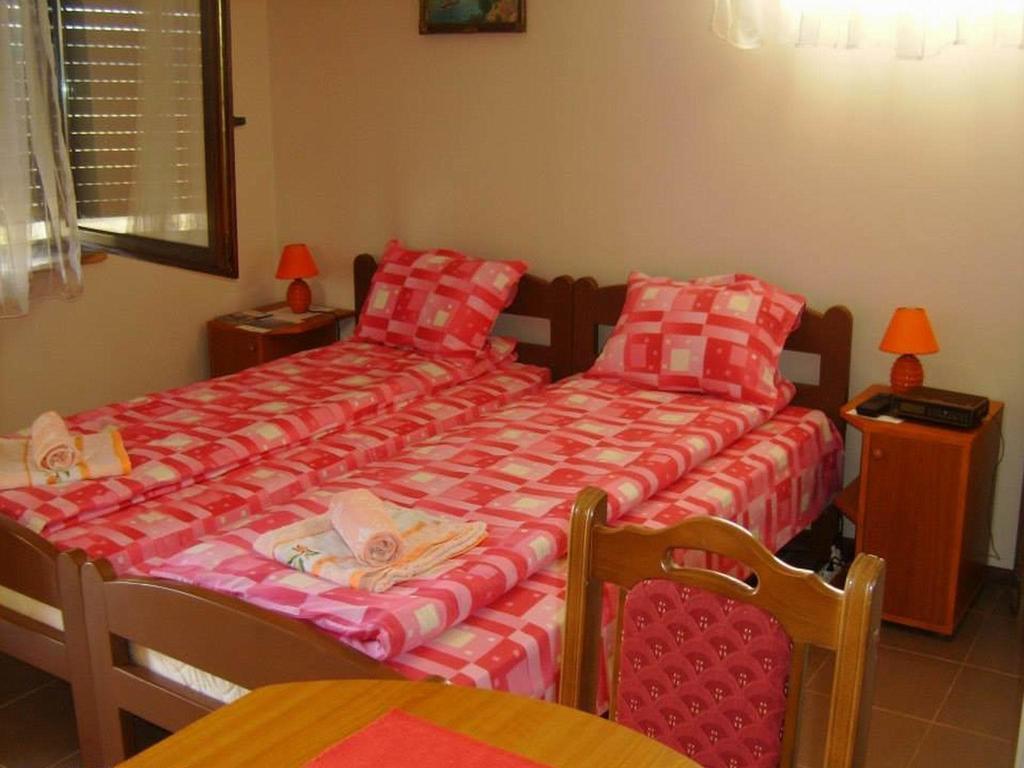 Guest House Dunavski Raj Kostol ภายนอก รูปภาพ