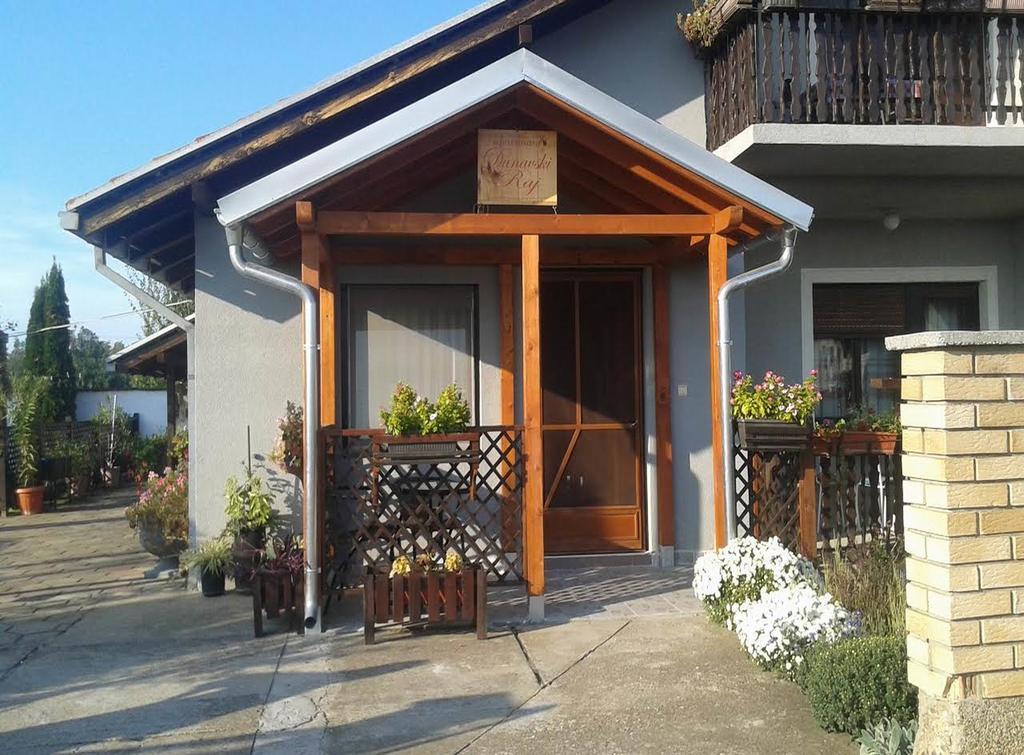 Guest House Dunavski Raj Kostol ภายนอก รูปภาพ