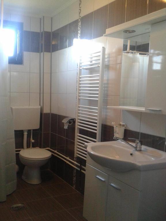 Guest House Dunavski Raj Kostol ภายนอก รูปภาพ